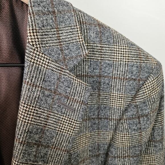 Hart Schaffner Marx Gray Plaid Blazer - Picture 3 of 14